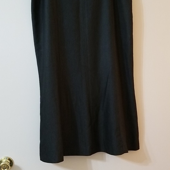 Fully lined gray full length skirt - Picture 2 of 4
